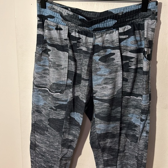 Terez blue camo jogger sweats - Picture 2 of 6